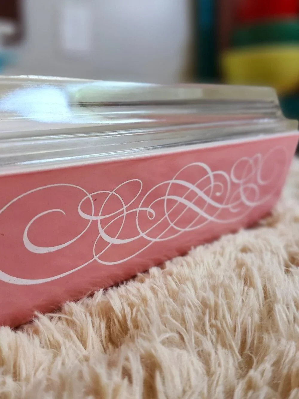 Pyrex pink swirl/scroll 575 with lid